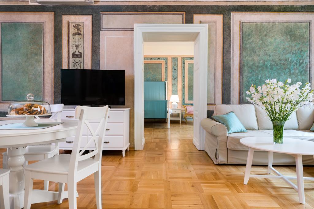 P&j Luxury * Cracovia